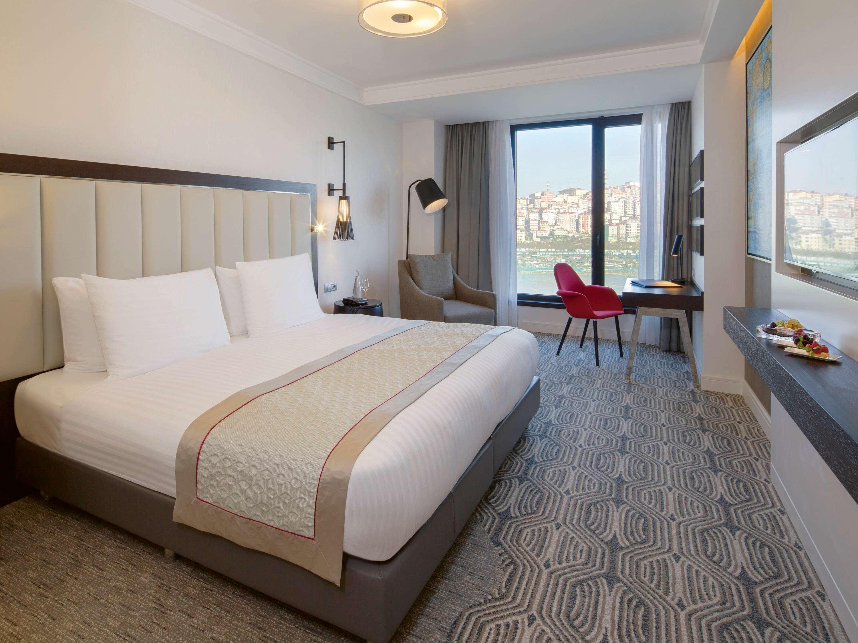 Moevenpick Istanbul Hotel Golden Horn Exterior photo Deluxe room