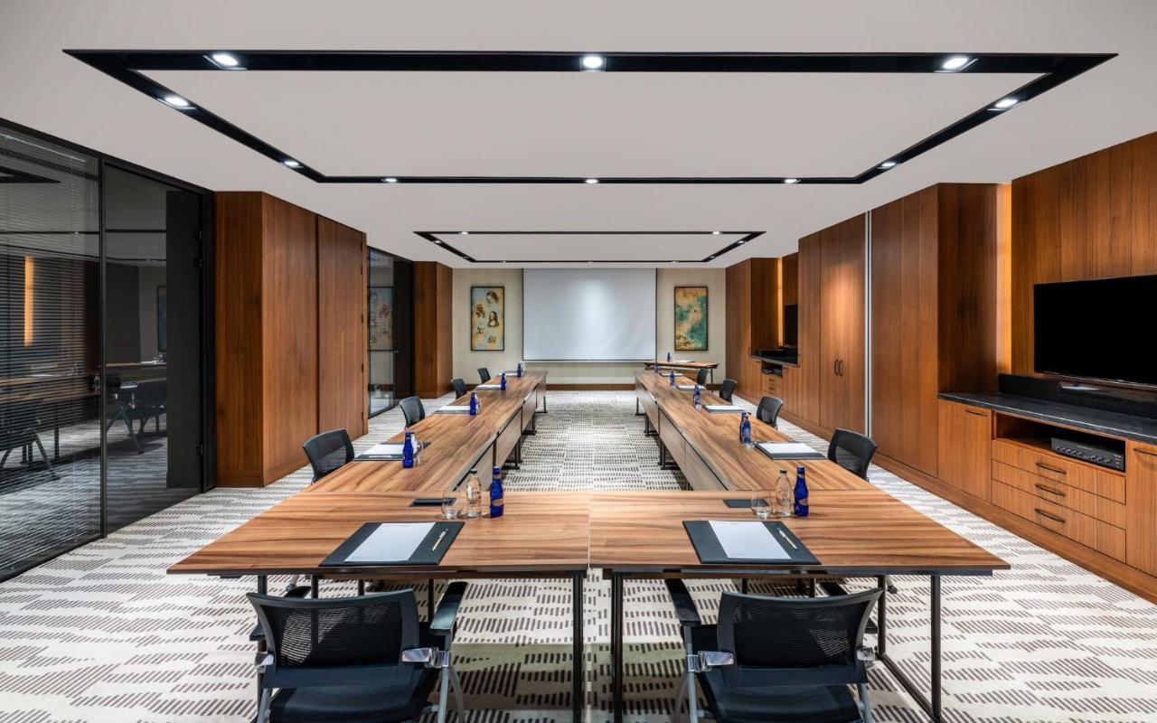 Moevenpick Istanbul Hotel Golden Horn Exterior photo Meeting room