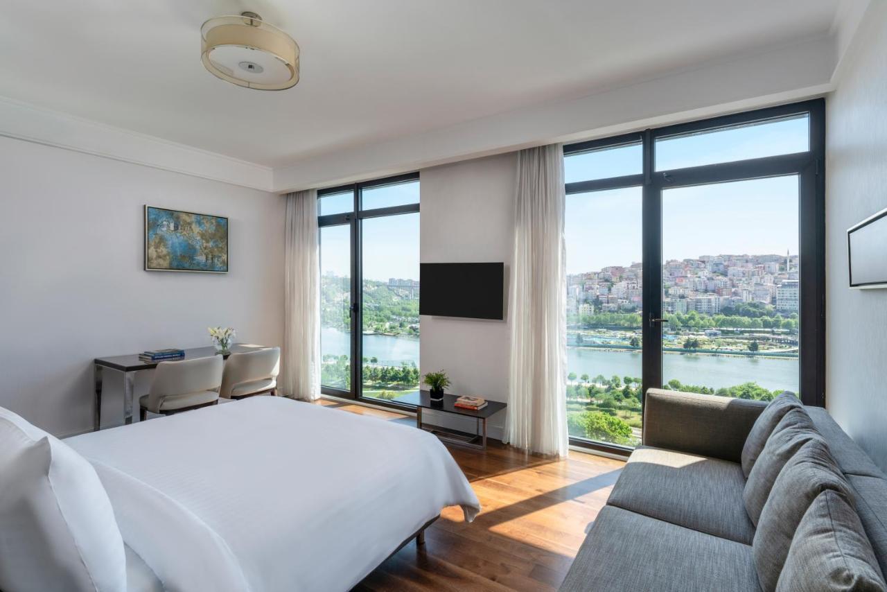 Moevenpick Istanbul Hotel Golden Horn Exterior photo A guest room at the hotel