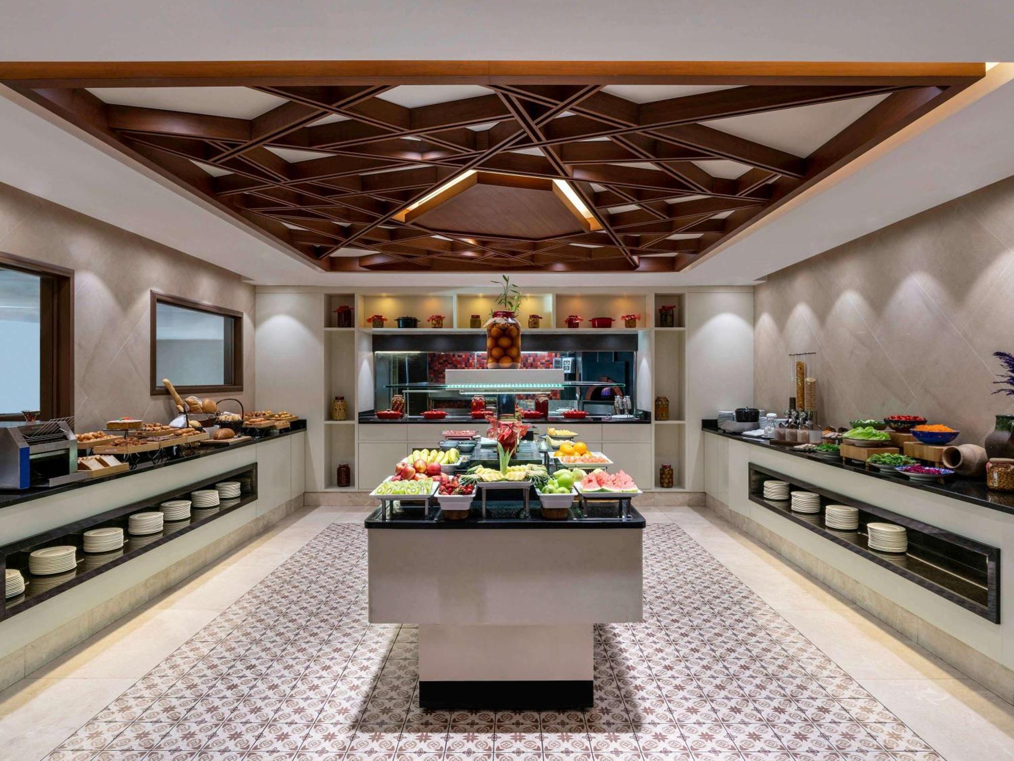 Moevenpick Istanbul Hotel Golden Horn Exterior photo The lounge at Male International Airport