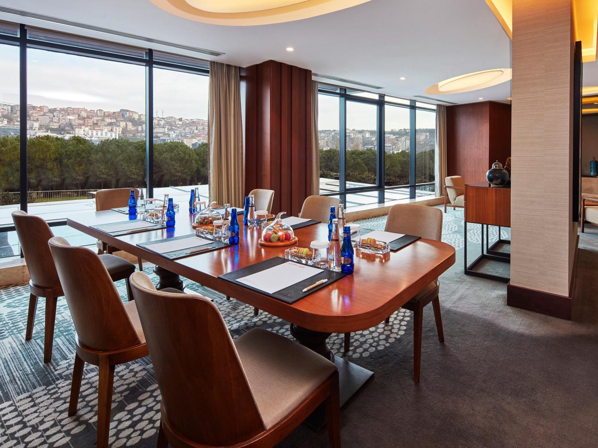 Moevenpick Istanbul Hotel Golden Horn Exterior photo Meeting room