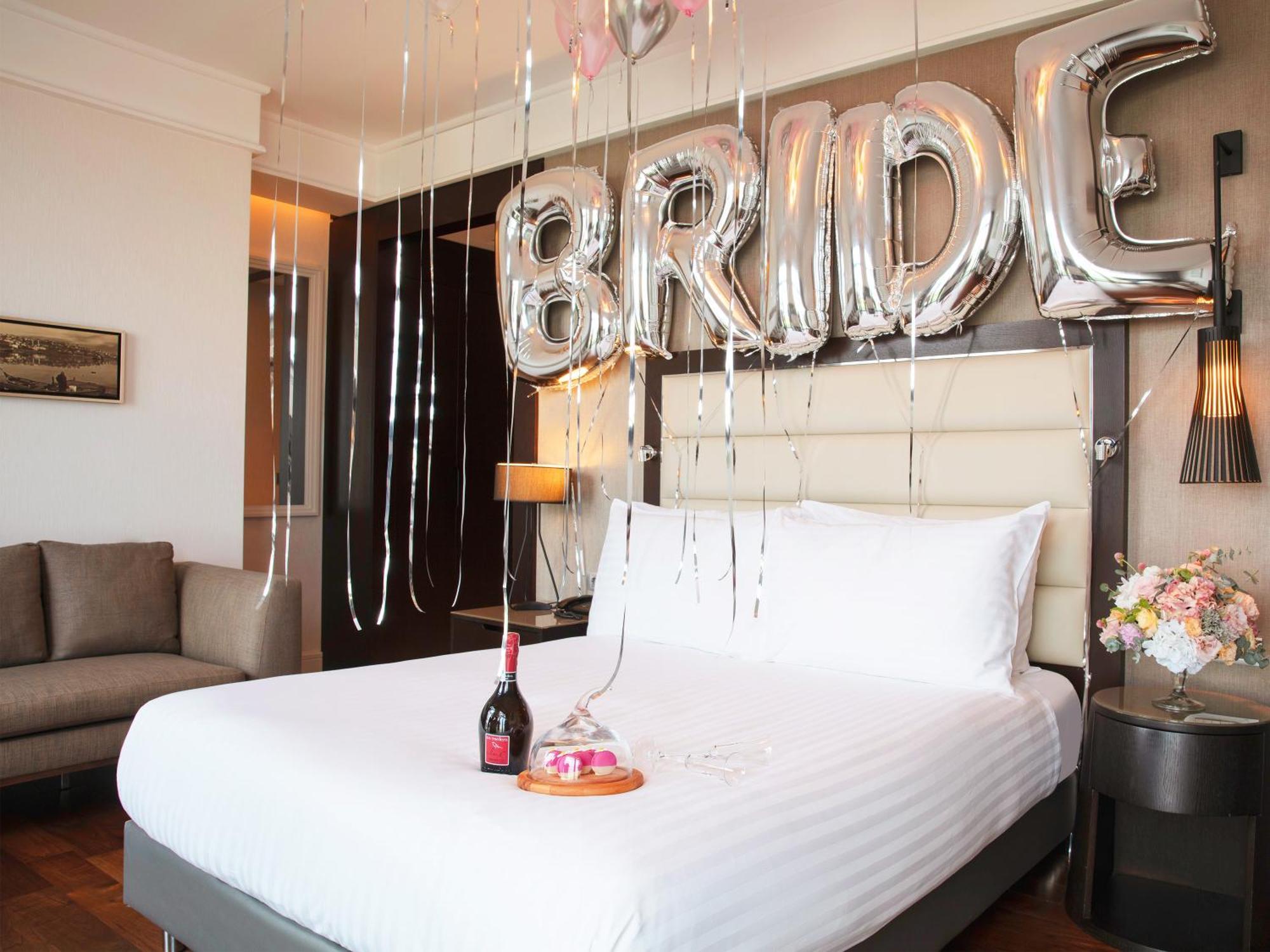 Moevenpick Istanbul Hotel Golden Horn Exterior photo A bridal suite