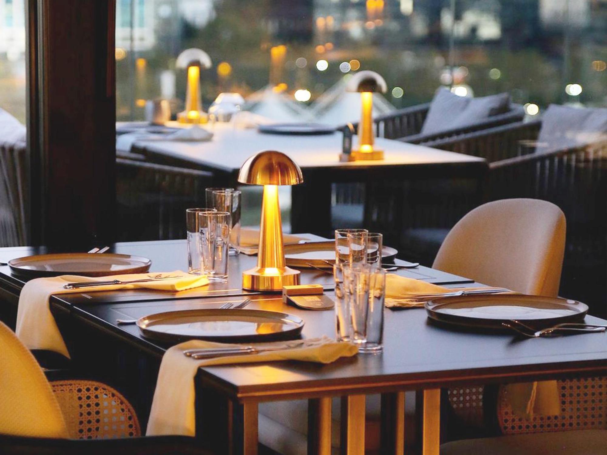 Moevenpick Istanbul Hotel Golden Horn Exterior photo Restaurant